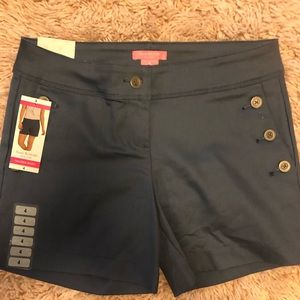 ISAAC MIZRAHI short